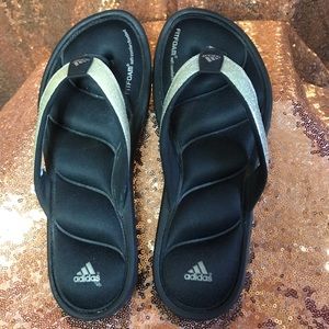 Adidas FitFoam Flip Flops - Size 6